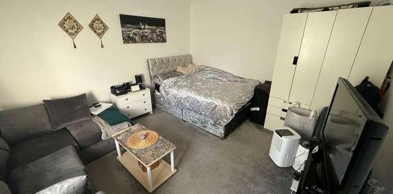 Brybur Close, Reading, RG2 - Photo 2