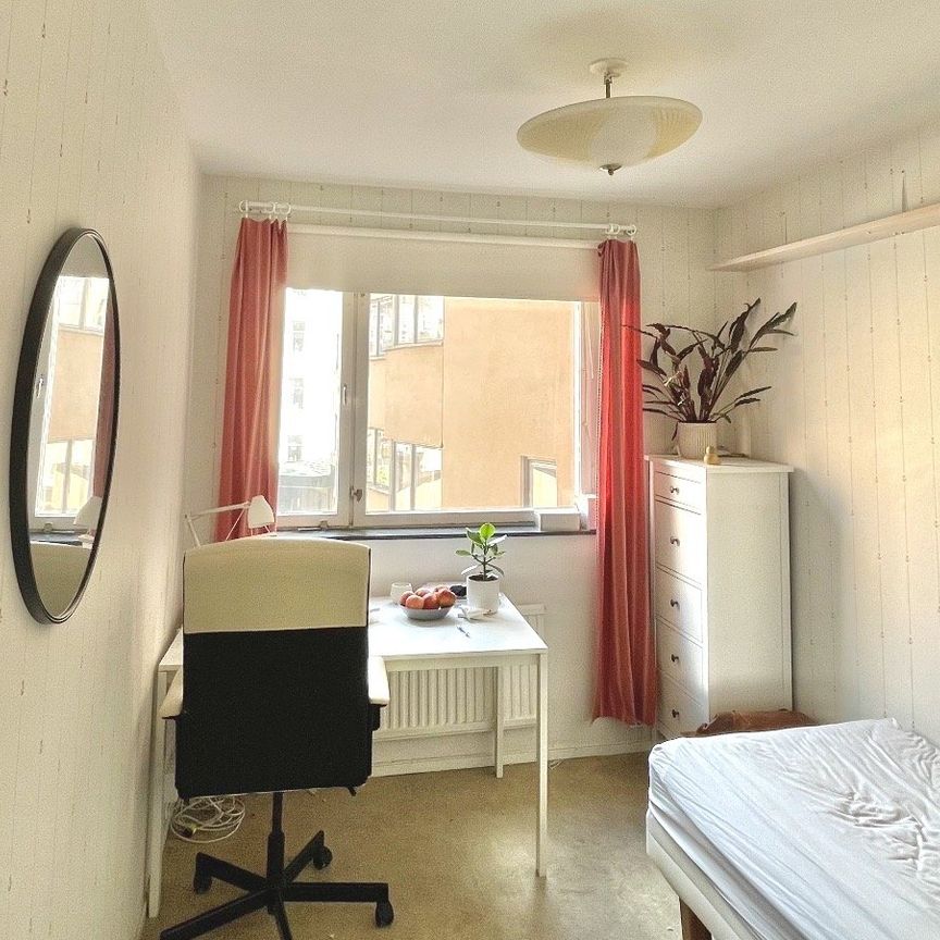 Nybrogatan, Stockholm - Photo 1