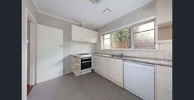 2 bedroom home in Zone! - Photo 1