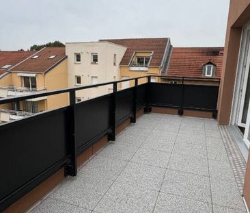 F2-proche METZ TECHNOPOLE - ARRET METTIS - PARKING EXTERIEUR - Photo 5