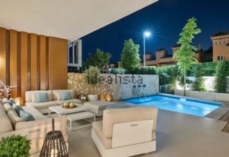 Alquiler de chalet adosado en Calle Cerquilla de Nagûeles, 24 - Photo 3