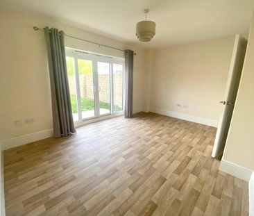 4 bedroom end of terrace house to rent - Photo 6