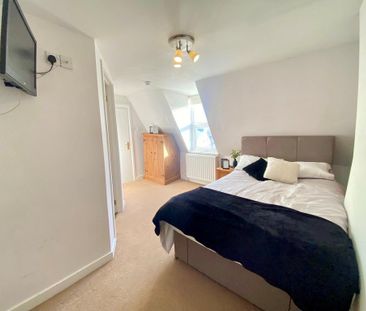 1 bedroom in a house share to rent - Photo 2