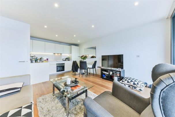 1 Bed Flat, Lambarde Square, SE10 - Photo 1