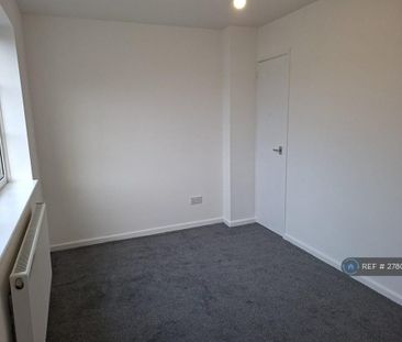 2 bedroom end of terrace house to rent - Photo 3