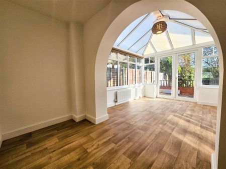 4 bedroom detached house to rent - Photo 3