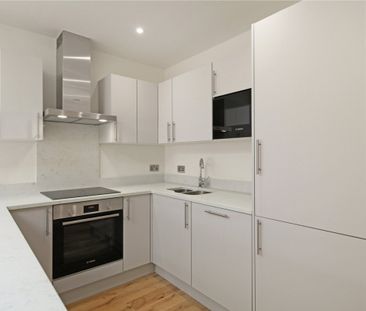 Church Street, EN2, Enfield - Photo 1