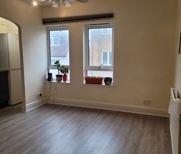 1 Bed Flat, Southampton Street, RG1 - Photo 2