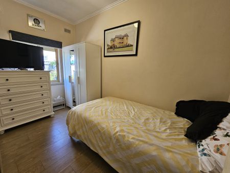 30 Valley Street, Oakleigh South VIC 3167 - House For Rent | Domain - Photo 5