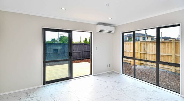 Modern house in the heart of Papatoetoe - Photo 1