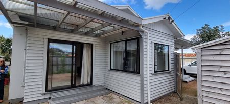 Spacious Townhouse in Waihi Beach - Photo 2