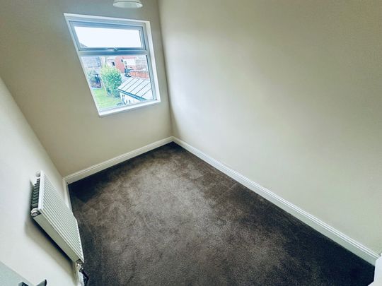 BankStreet, Somercotes, ALFRETON - Photo 1