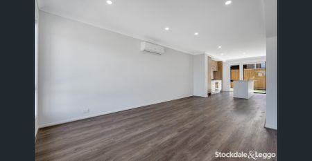 Modern Comfort Meets Effortless Living - Photo 3