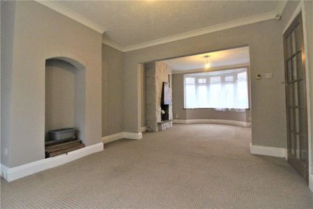 3 bedroom end of terrace house to rent - Photo 2