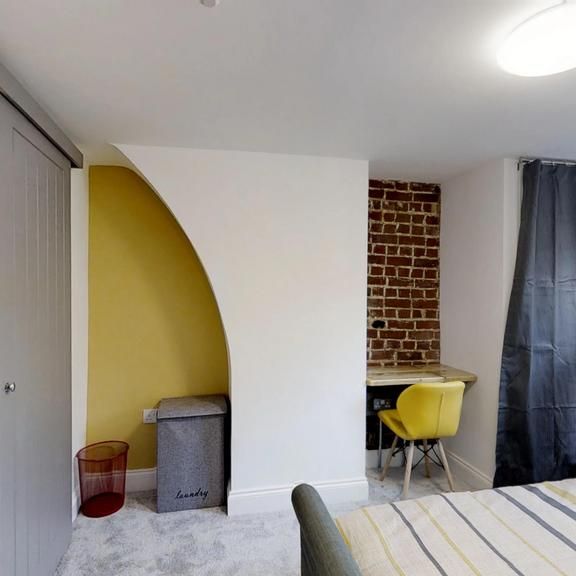 6 bedroom terraced house to rent - Photo 1