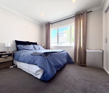 4 Bedroom Home in Newlands - Photo 2