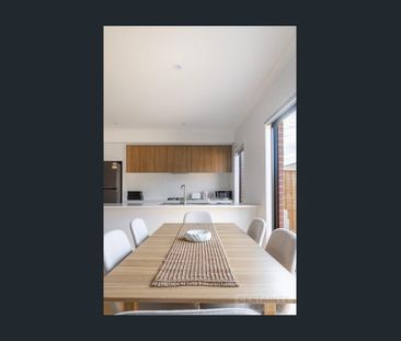 Modern Co-Living with Private Bathrooms – Fully Furnished & All Bil... - Photo 3