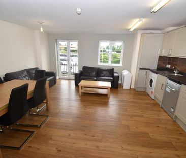 6 bedroom flat to rent - Photo 2