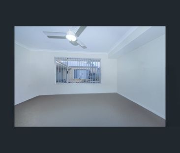 10 Holdsworth Ave, Aveley, WA 6069 - Photo 2