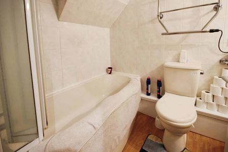 Flat A, 11 Faringdon Road, Swindon, SN1 - Photo 5