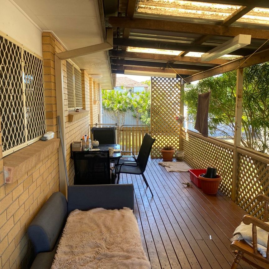 Lowset Brick Family Home with Plenty of Space - Photo 1