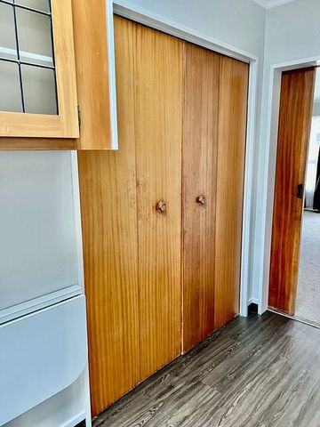 Spacious (80sqm) Bdrm Unit Central to Upper Hutt - Photo 3