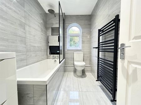 3 Bedroom House - Semi-Detached To Let - Photo 5