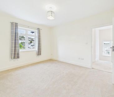 4 bedroom semi-detached house to rent - Photo 3