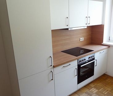 Gemütliche Mietwohnung mit neuer Einbauküche, Terrasse und Lift, in... - Photo 2