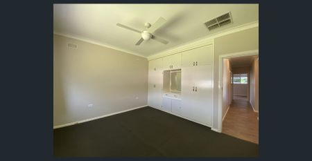 Low maintenance living with comfort in mind! - Photo 2