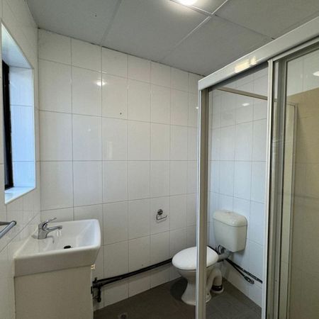 Renovated Two Bedroom&comma; Unit&excl; - Photo 4