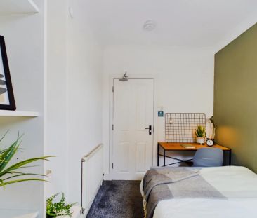 4 Bedroom House - Photo 5