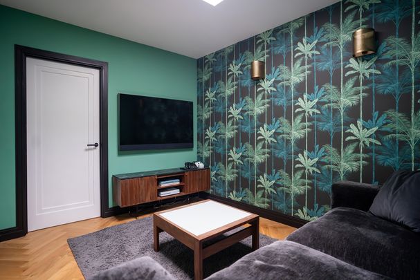 Mead Road, Cheltenham, Gloucestershire - Photo 1