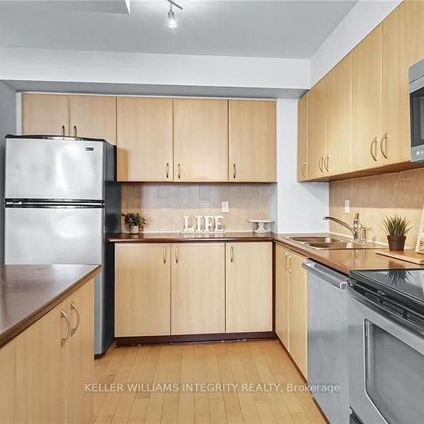 For Lease - 2760 Carousel Crescent Unit# 1412, Blossom Park - Airport and Area, Ontario - Photo 1