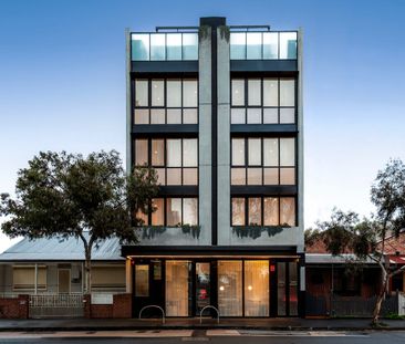 Boutique Luxury Living with Panoramic City Views. - Photo 4