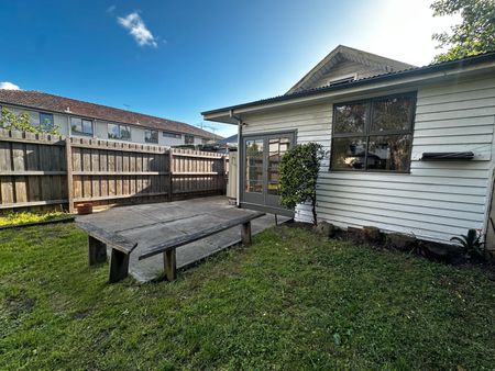 16 Grange Road, Alphington - Photo 3