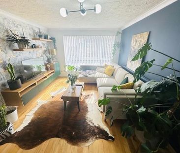 2 bedroom Flat To Let - Photo 3