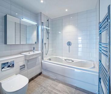 2 bedroom flat to rent - Photo 2