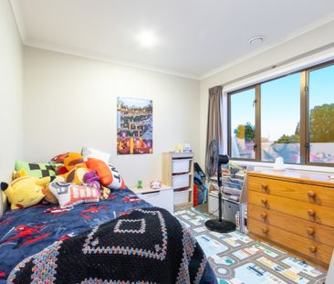 This is a two bedroom two storied townhouse with single internal ac... - Photo 6