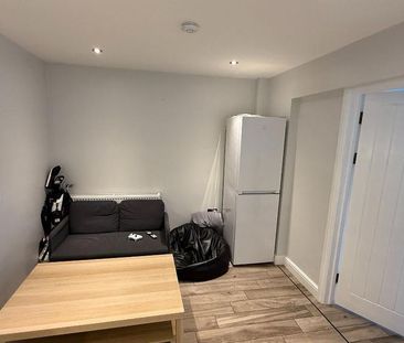 4 bedroom detached house to rent - Photo 1