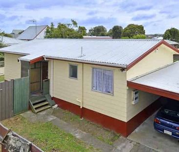 THREE BEDROOM MODERNIZED HOME - Photo 4