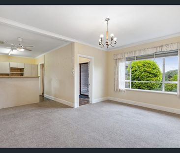 Spacious Family Home in Prime Modbury North Location - Photo 2
