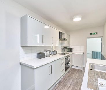 1 bedroom in a house share to rent - Photo 4