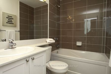 For Lease - 3525 Kariya Drive Unit# Ph 3605, Mississauga, Ontario - Photo 4