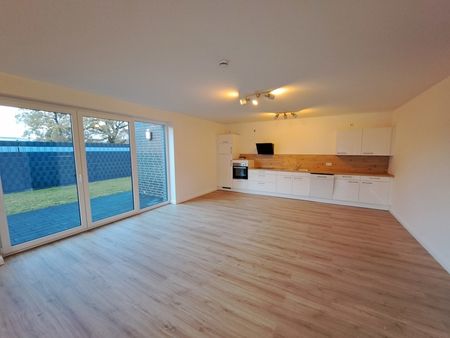 Energieeffiziente Erdgeschosswohnung mit Garten und Einbauküche - Photo 2