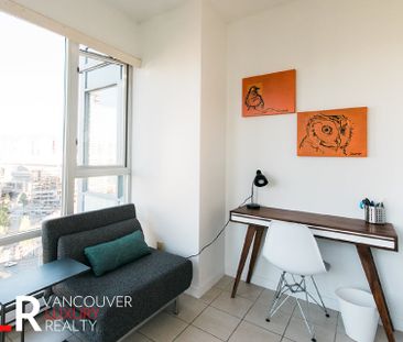 Condo in Downtown Vancouver, BC - Photo 1