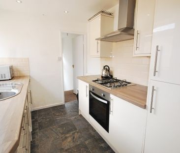 5 Bed - Hotspur Street, Heaton - Photo 4