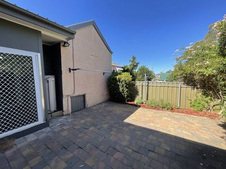 CHARMING THREE BEDROOM HOUSE IN WEST TAMWORTH - Photo 5