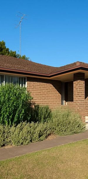 4 Bedroom Home - Photo 1