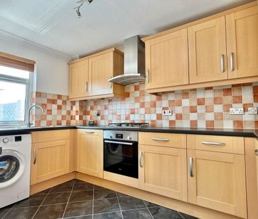 2 bedroom ground floor flat to rent - Photo 4